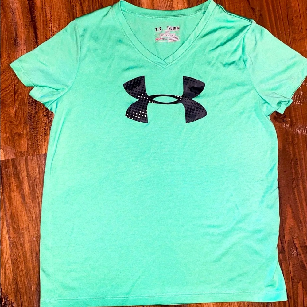 Girls under armour shirt